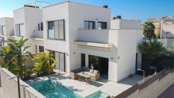 Image No.3-3 Bed Villa for sale