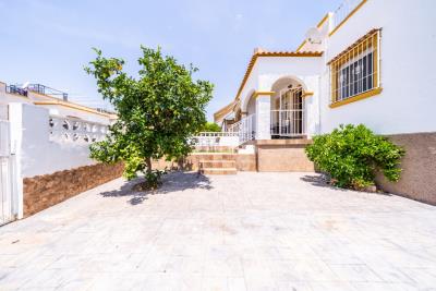Quad-Villa-for-Sale-in-Alicante--5---Canva-