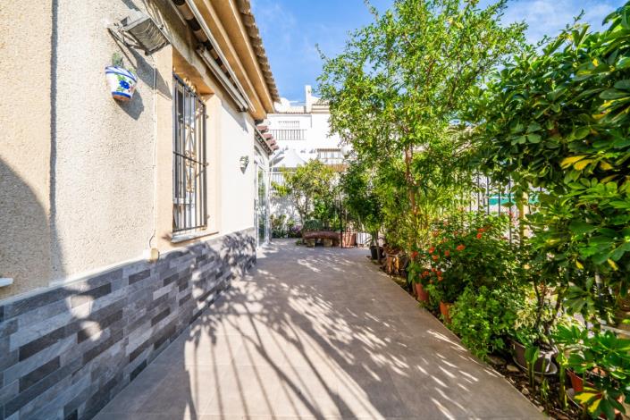 Image No.8-4 Bed Quad for sale
