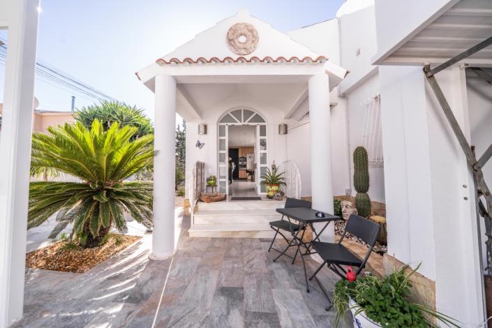 Image No.6-3 Bed Villa / Detached for sale
