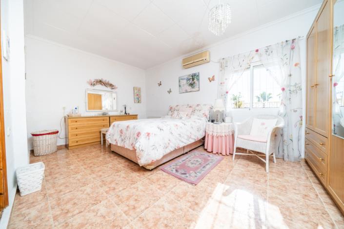 Image No.14-4 Bed Villa for sale