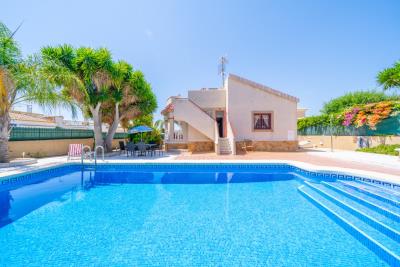 Detached-Villa-for-sale-in-La-Marina-Costa-Blanca--1---Portals-