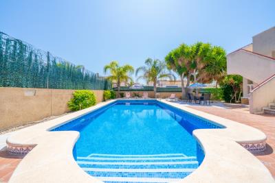 Detached-Villa-for-sale-in-La-Marina-Costa-Blanca--4---Portals-
