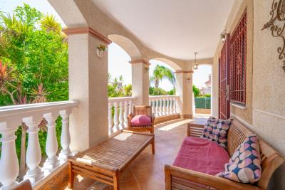 Detached-Villa-for-sale-in-La-Marina-Costa-Blanca--12---Portals-