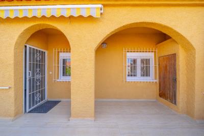 Terraced-Property-For-Sale-In-Alicante--3---Canva-