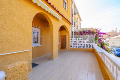 Terraced-Property-For-Sale-In-Alicante--4---Canva-