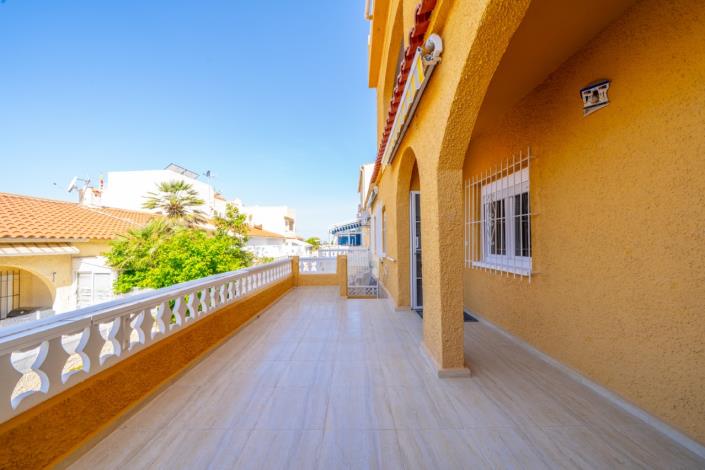 Image No.6-3 Bed Townhouse for sale