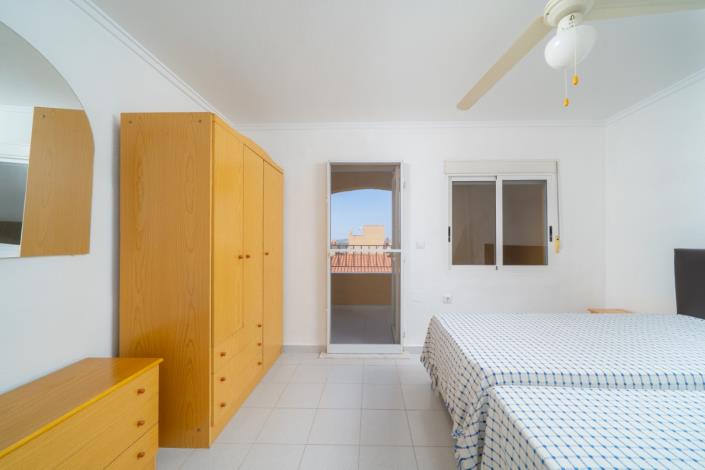 Image No.14-3 Bed Townhouse for sale