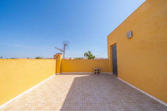 Image No.25-3 Bed Townhouse for sale