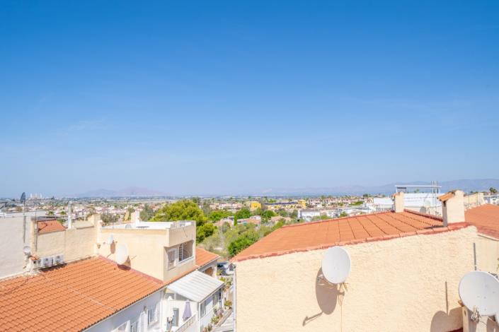 Image No.30-3 Bed Townhouse for sale