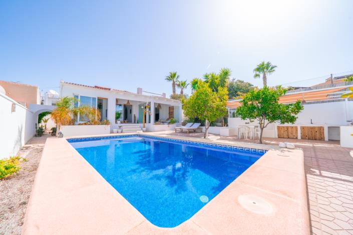 Image No.3-4 Bed Villa for sale