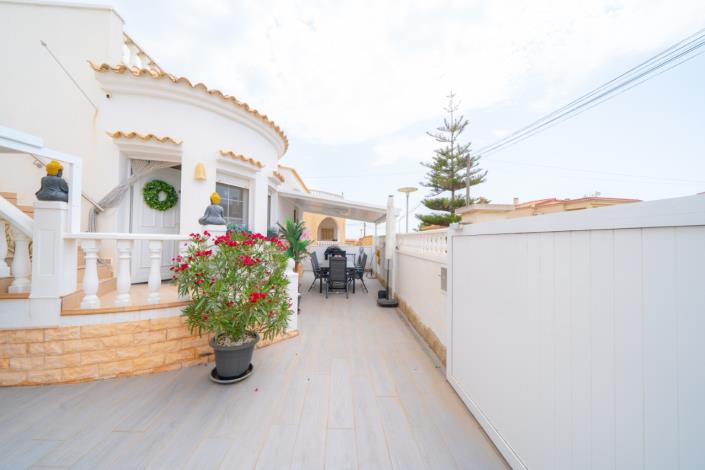Image No.10-2 Bed Villa for sale