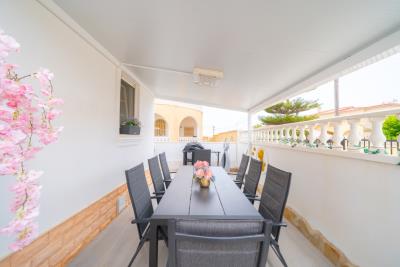 Detached-house-for-sale-in-La-Marina--10---Canva-