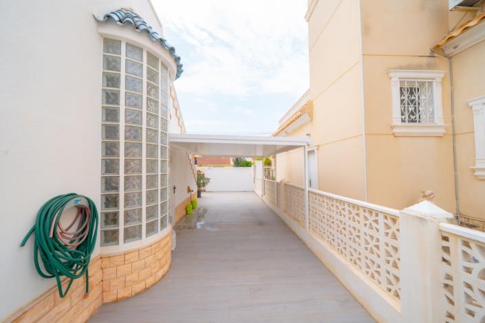 Image No.12-2 Bed Villa for sale