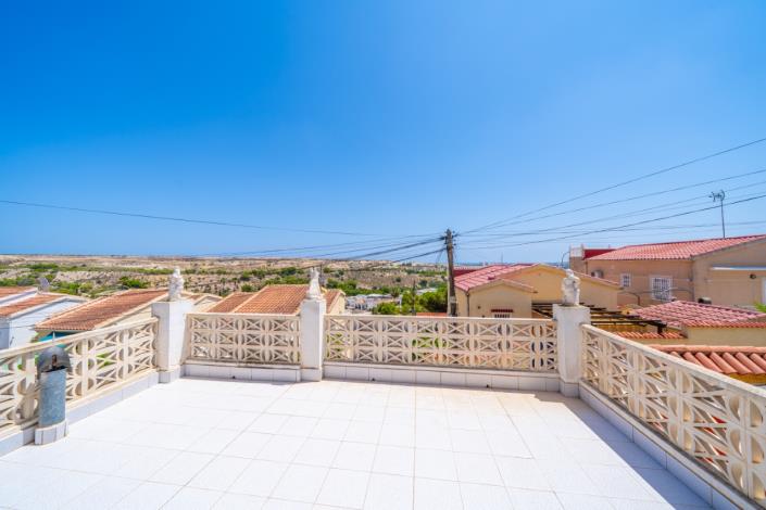 Image No.10-4 Bed Villa for sale