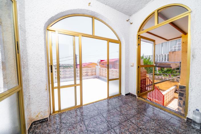 Image No.12-4 Bed Villa for sale