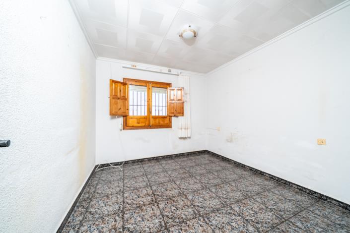 Image No.18-4 Bed Villa for sale