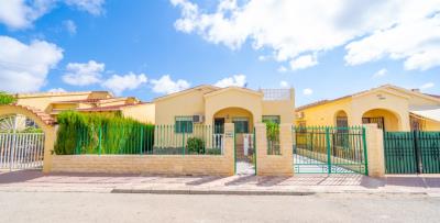 Detached-Property-for-sale-in-La-Marina--2---Canva-