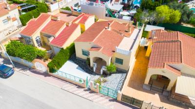 Detached-Property-for-sale-in-La-Marina--15---Canva-