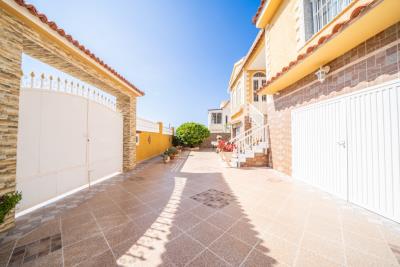Detached-Property-for-sale-in-La-Marina--6---Canva-