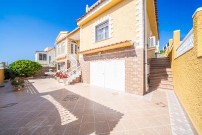 Detached-Property-for-sale-in-La-Marina--7---Canva-