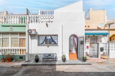Terraced-Property-For-Sale-In-Alicante--1---Canva-