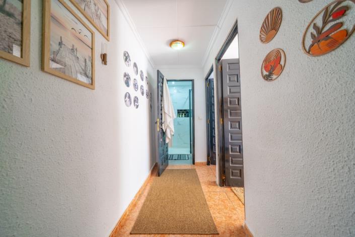 Image No.18-2 Bed Townhouse for sale