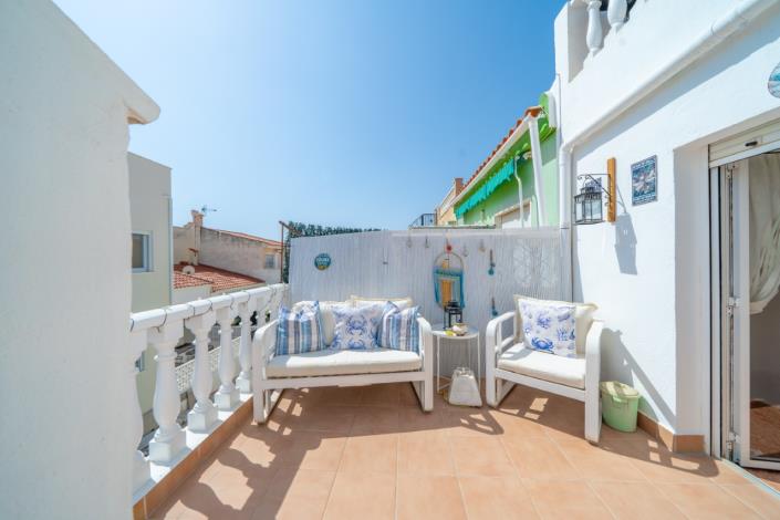 Image No.21-2 Bed Townhouse for sale