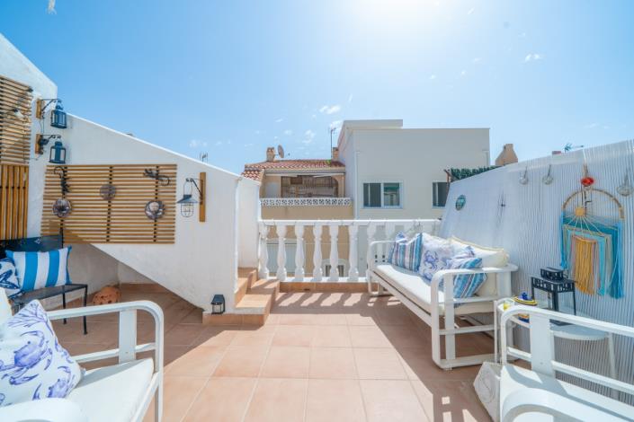 Image No.23-2 Bed Townhouse for sale