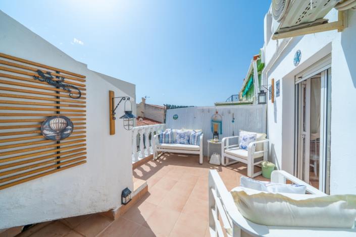 Image No.22-2 Bed Townhouse for sale