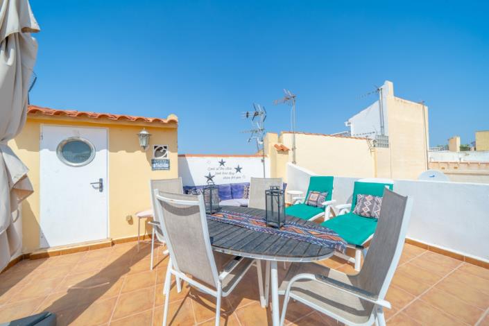 Image No.25-2 Bed Townhouse for sale