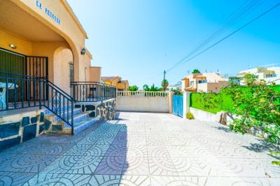 Detached-Property--for-Sale-in-La-Marina--3---Canva-