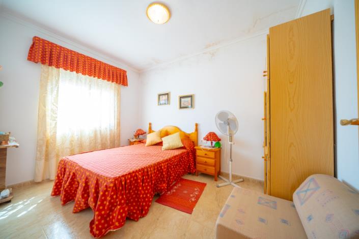 Image No.11-3 Bed Townhouse for sale