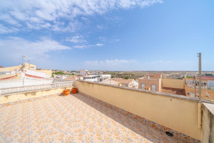 Image No.21-3 Bed Townhouse for sale