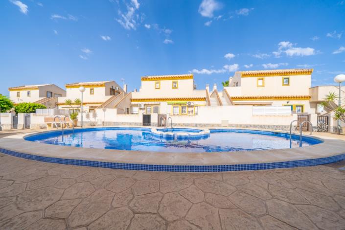 Image No.4-3 Bed Townhouse for sale