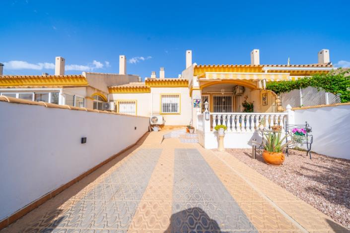 Image No.8-3 Bed Townhouse for sale