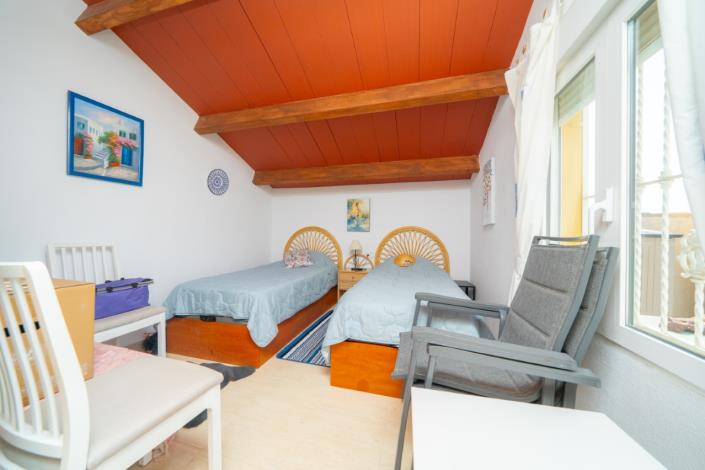 Image No.24-3 Bed Townhouse for sale