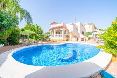 Detached-Property-for-sale-in-Alicante--3---Portals-