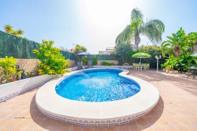 Detached-Property-for-sale-in-Alicante--4---Portals-