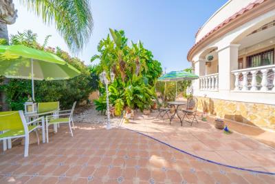 Detached-Property-for-sale-in-Alicante--5---Portals-