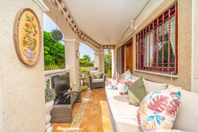 Detached-Property-for-sale-in-Alicante--12---Portals-