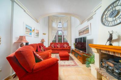 Detached-Property-for-sale-in-Alicante--15---Portals-