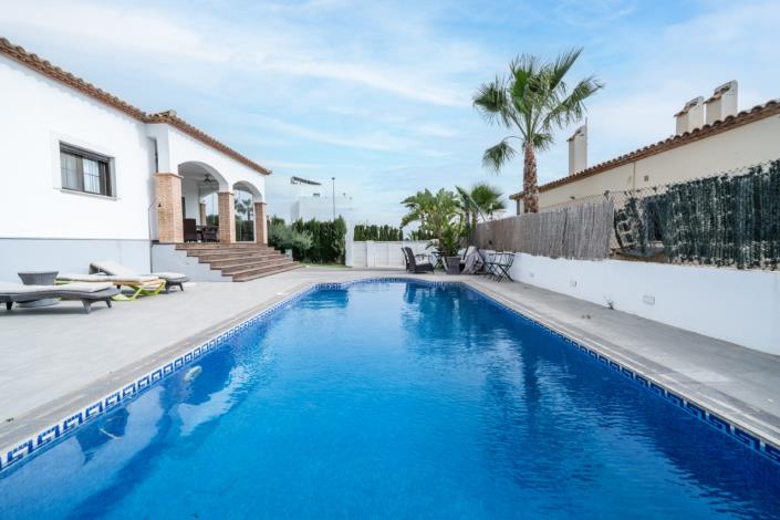 Image No.4-3 Bed Villa for sale