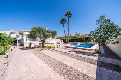 Detached-Property-for-sale-in-La-Marina--6---Canva-