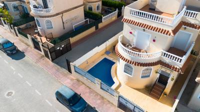 Detached-Villa-for-sale-in-La-Marina-with-pool--2---Portals-