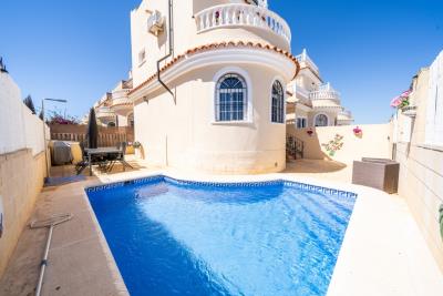 Detached-Villa-for-sale-in-La-Marina-with-pool--1---Portals-