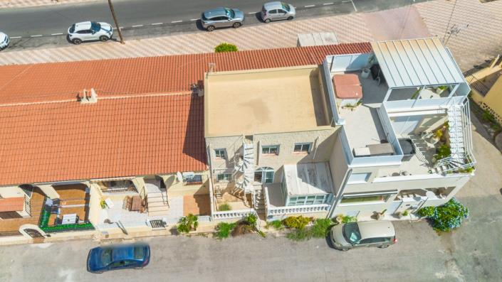 Image No.23-2 Bed Townhouse for sale