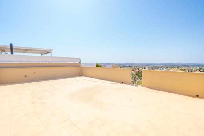 Image No.27-2 Bed Townhouse for sale
