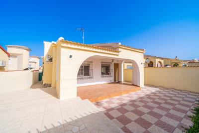 Detached-Property-for-sale-in-La-Marina--2---Portals-