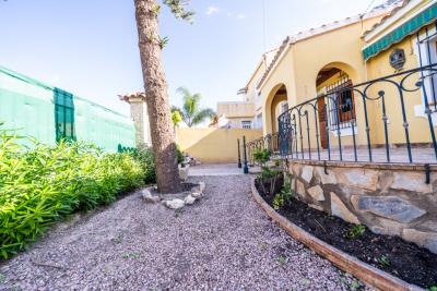 Detached-Property-for-sale-in-La-Marina--5---Canva-